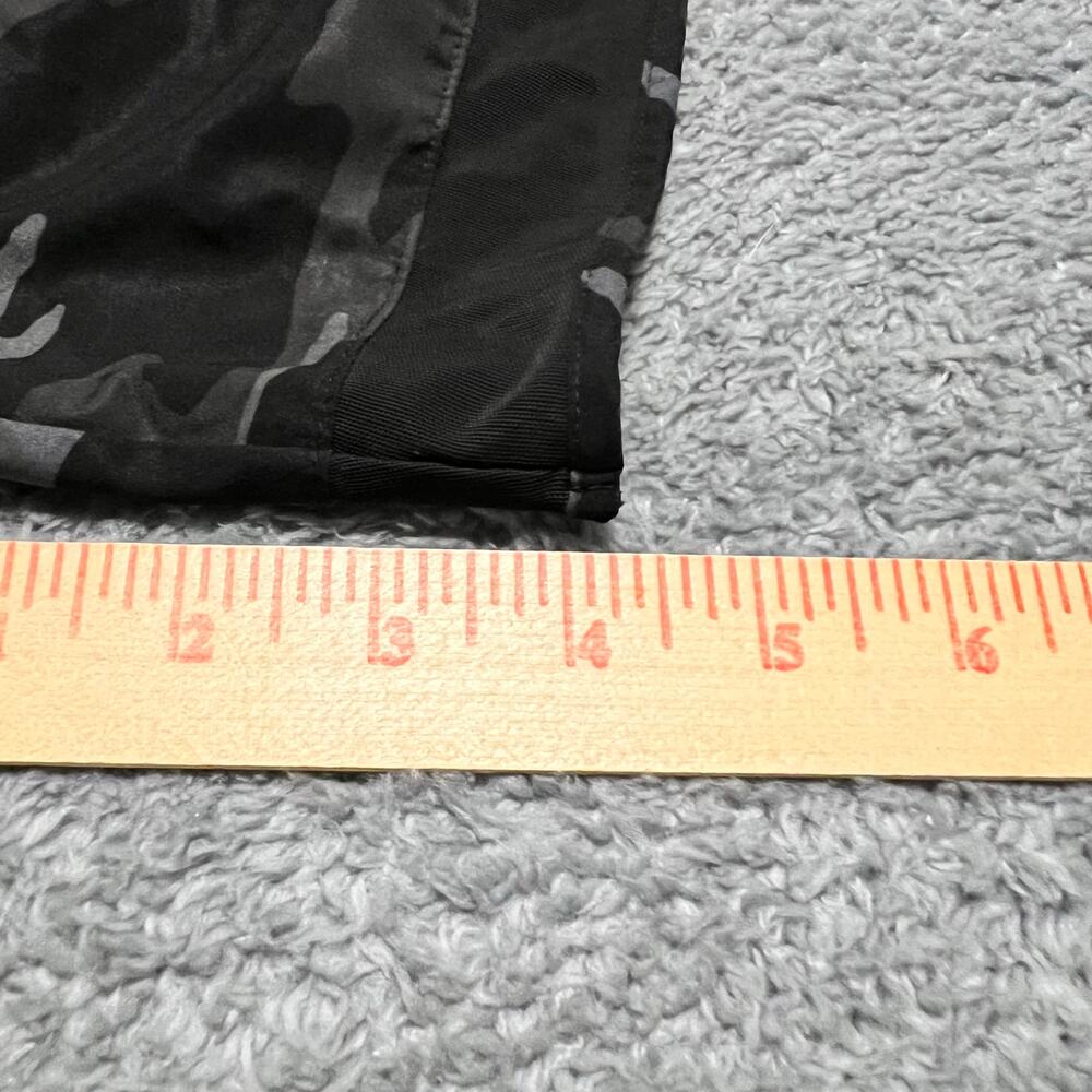 Athleta Short Womens 1X Plus  Printed Mesh Racer Run Short 4" Black Camo Lined - Picture 11 of 11